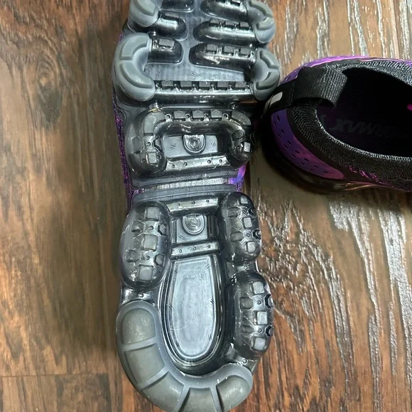 Men’s Nike Black and Purple Vapormax Shoes - Picture 4 of 6